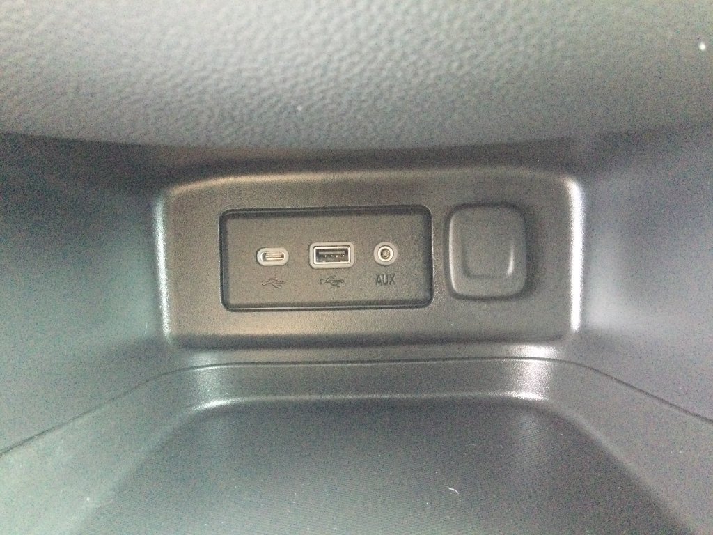 Used 2024 Chevrolet Equinox LT w/ LPO, Floor Liner Package FWD image 23