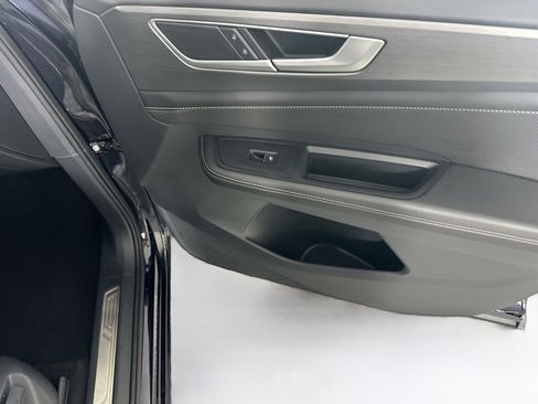 Used 2025 Volkswagen Atlas Cross Sport SE image 31