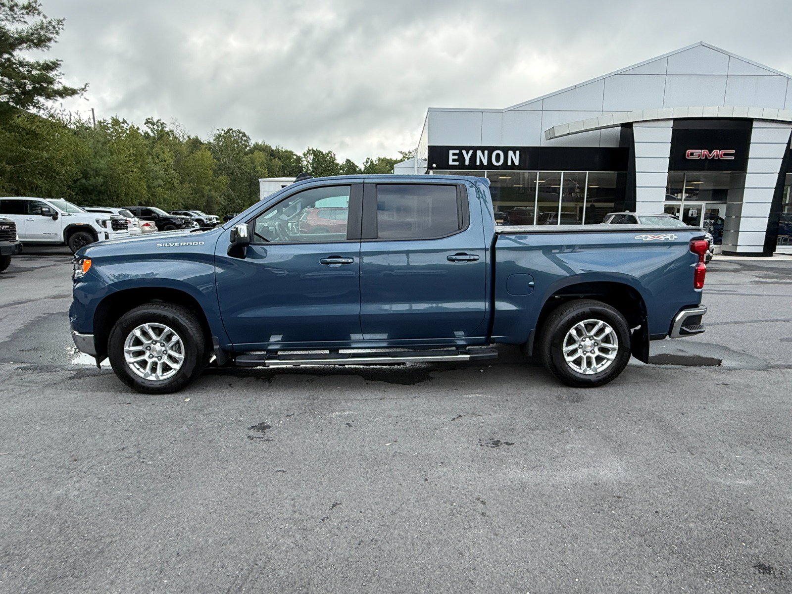 Certified 2024 Chevrolet Silverado 1500 LT AWD/4WD image 2