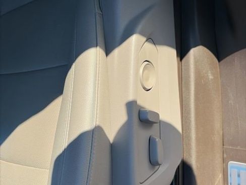 Used 2023 GMC Sierra 1500 SLT w/ SLT Premium Package image 18