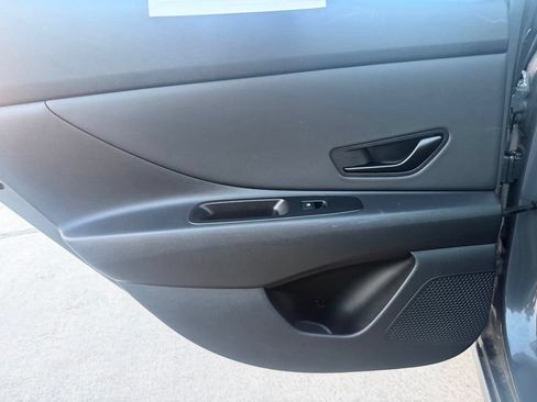 Used 2025 Hyundai Elantra Sport FWD image 21