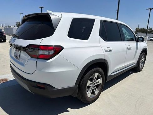 Used 2024 Honda Pilot EX-L image 2