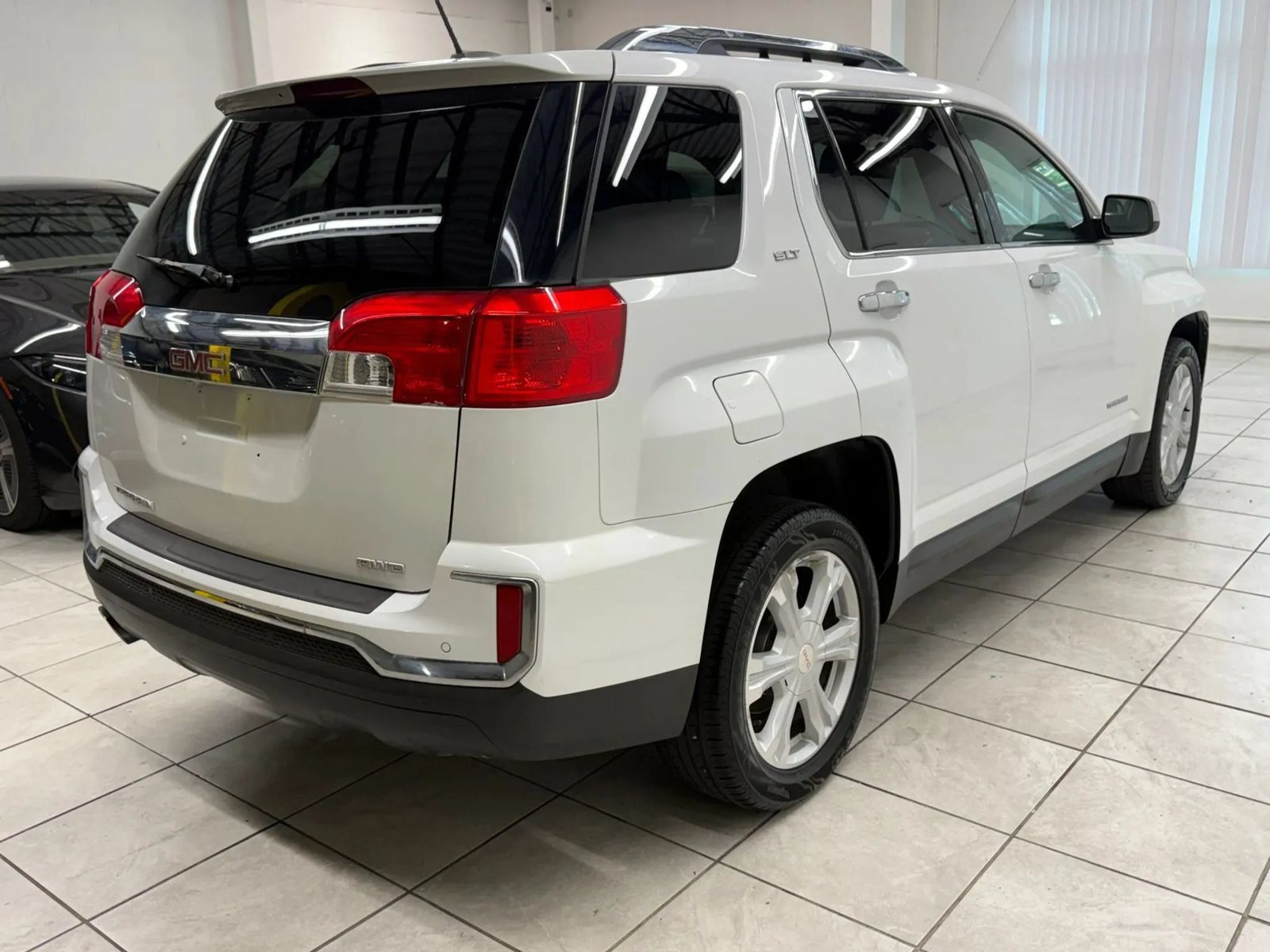 Used 2016 GMC Terrain SLT w/ Open Road Package AWD/4WD image 9