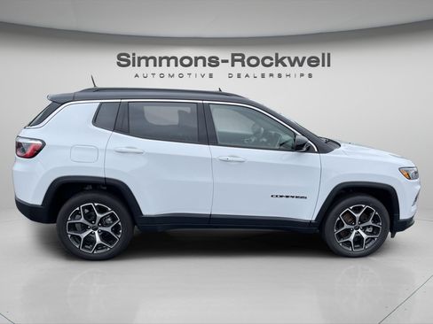 Used 2025 Jeep Compass Limited AWD/4WD image 6