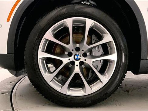 New 2026 BMW X5 xDrive50e w/ Climate Comfort Package image 9