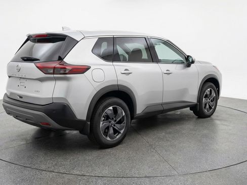 Used 2025 Nissan Rogue SV AWD/4WD image 9