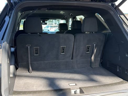 Used 2023 Chevrolet Traverse LT FWD image 27