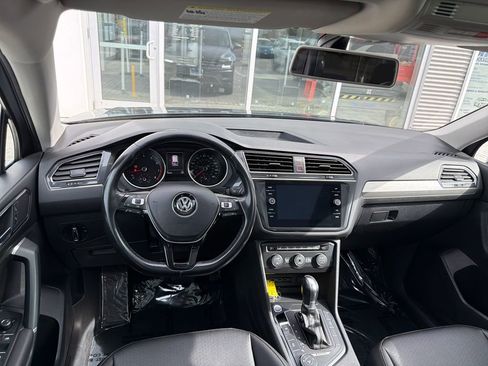 Used 2018 Volkswagen Tiguan SE w/ Panoramic Sunroof Package AWD/4WD image 13