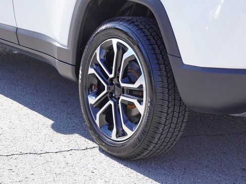 Used 2022 Jeep Compass Limited image 9