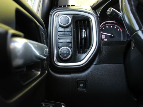 Used 2019 GMC Sierra 1500 SLT w/ SLT Premium Plus Package AWD/4WD image 27
