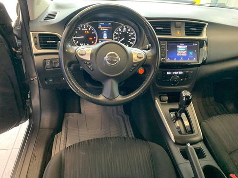 Used 2019 Nissan Sentra SV w/ Special Edition Package FWD image 4