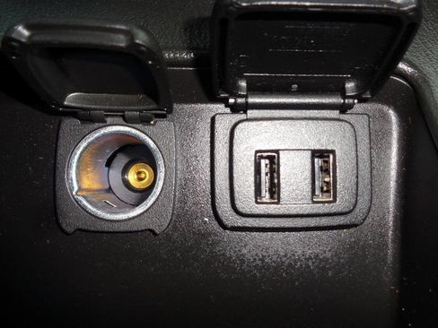 Used 2019 Chevrolet Suburban LT image 17