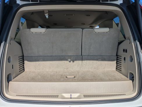 Used 2018 Cadillac Escalade Luxury image 7