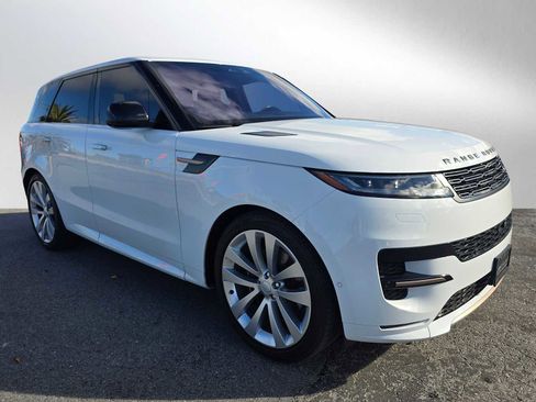 Used 2023 Land Rover Range Rover Sport SE Dynamic image 7