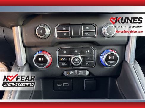 Used 2023 GMC Yukon XL SLE image 31