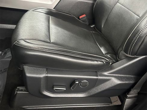 Used 2019 Ford F250 Lariat w/ Chrome Package image 14