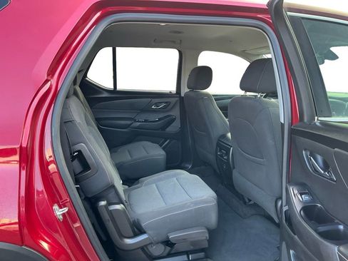 Used 2020 Chevrolet Traverse LT image 23