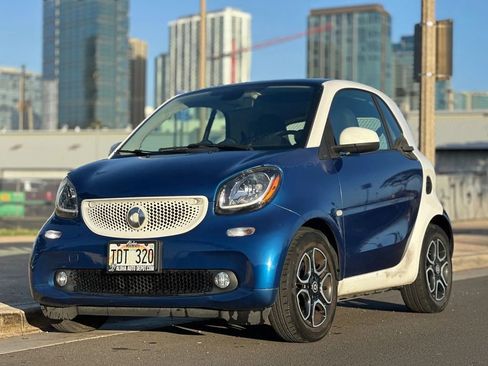 Used 2017 smart fortwo passion image 1