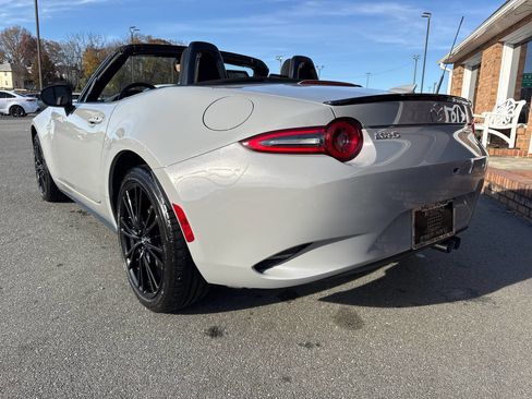 Used 2024 MAZDA MX-5 Miata Club image 13