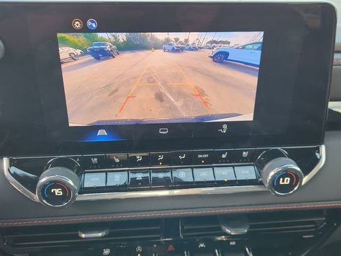 Used 2025 Chevrolet Colorado Z71 w/ Z71 Convenience Package 2 image 17