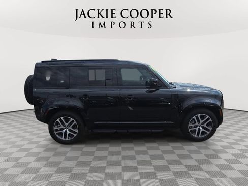 Used 2024 Land Rover Defender 110 X-Dynamic SE AWD/4WD image 4
