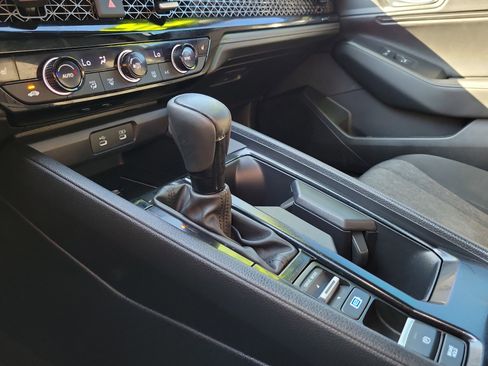 Used 2025 Honda Accord Sport image 27