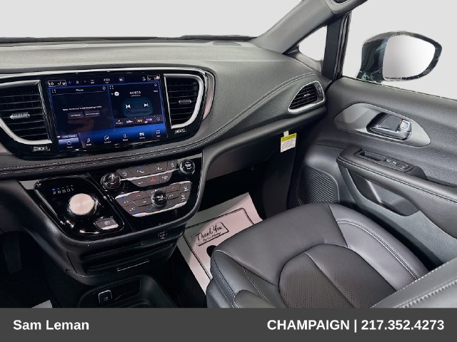 New 2027 Chrysler Pacifica Select FWD image 22