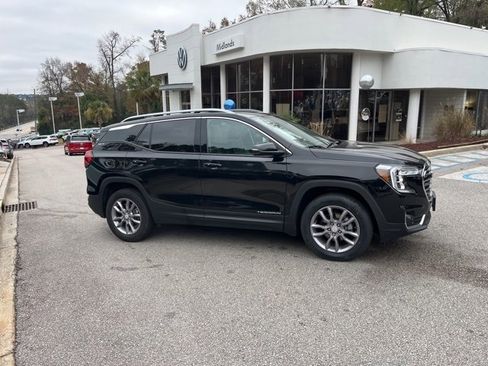 Used 2023 GMC Terrain SLT image 2