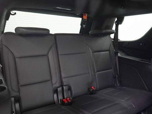 Used 2021 Chevrolet Tahoe Z71 w/ Z71 Signature Package AWD/4WD image 12