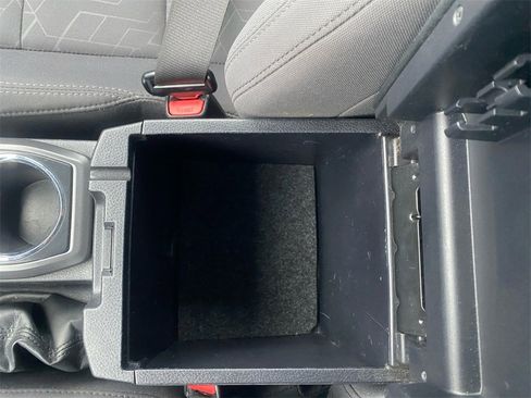 Used 2017 Toyota Tacoma TRD Sport w/ Tow Package (A/T) image 25