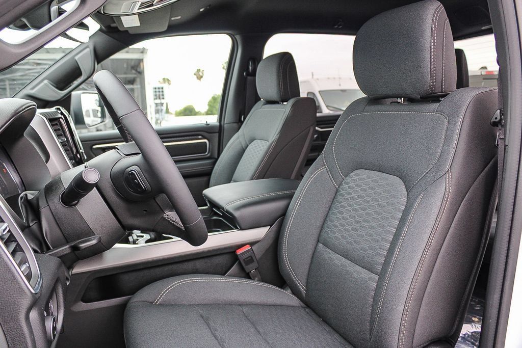 New 2026 RAM 1500 Big Horn AWD/4WD image 17