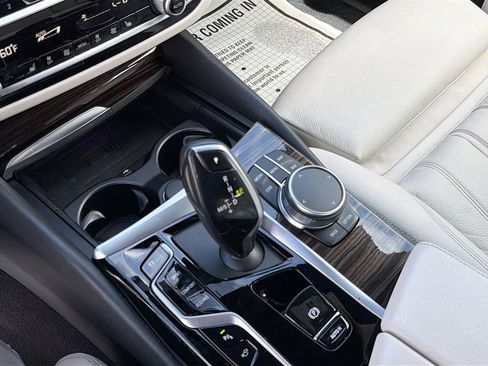 Used 2021 BMW 540i w/ Premium Package RWD image 29