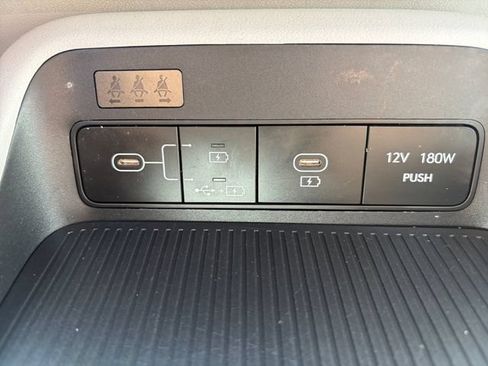 Used 2025 Hyundai Kona SEL AWD/4WD image 28