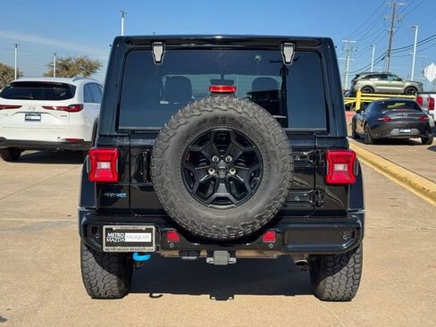 Used 2021 Jeep Wrangler Unlimited Sahara image 5