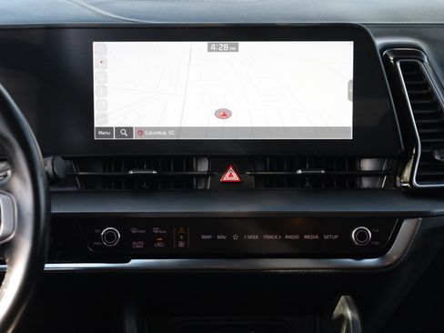 Used 2024 Kia Sportage EX image 9