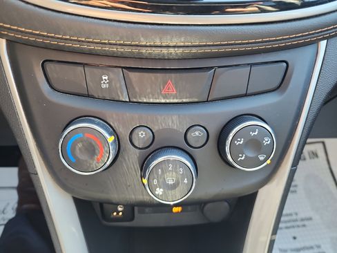 Certified 2019 Chevrolet Trax LT w/ LT Convenience Package image 15