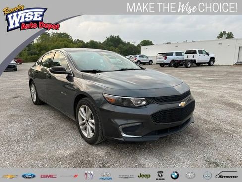 Used 2018 Chevrolet Malibu LT FWD image 1
