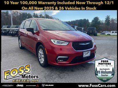 New 2026 Chrysler Pacifica Select