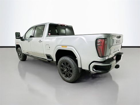 New 2026 GMC Sierra 2500 AT4 w/ AT4 Premium Plus Package image 5