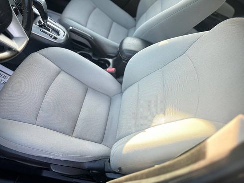 Used 2014 Chevrolet Cruze LT FWD image 25