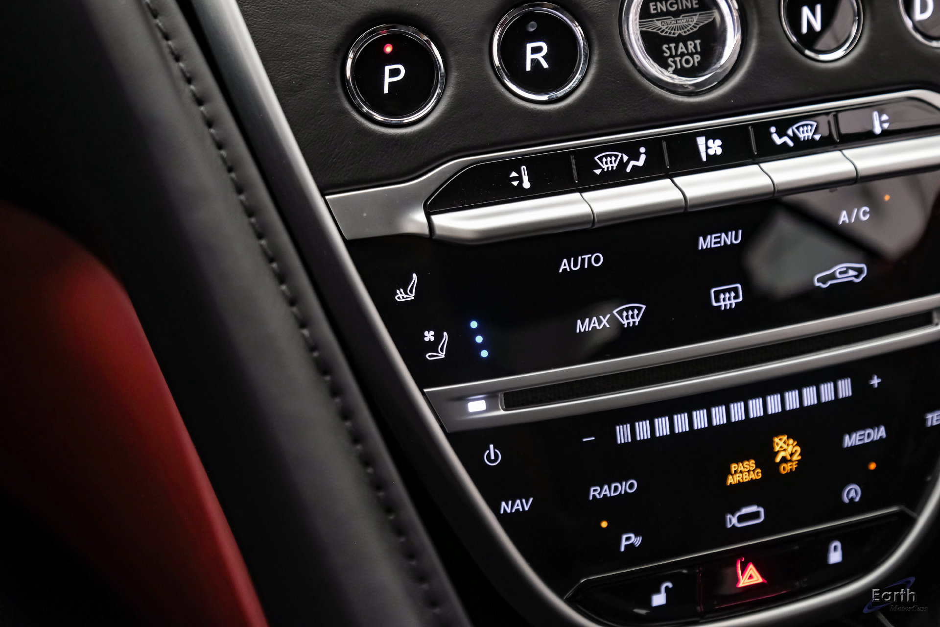 Used 2021 Aston Martin DB11 Coupe RWD image 61