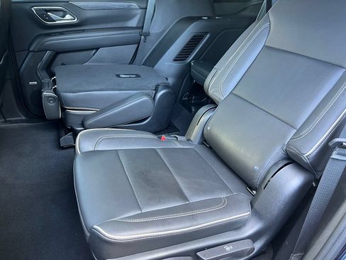 Used 2023 GMC Yukon SLT AWD/4WD image 15