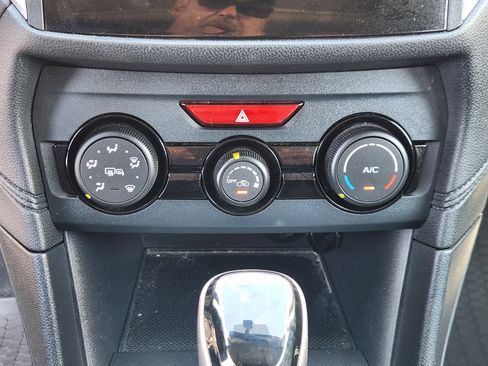 Used 2018 Subaru Crosstrek 2.0i Premium AWD/4WD image 21