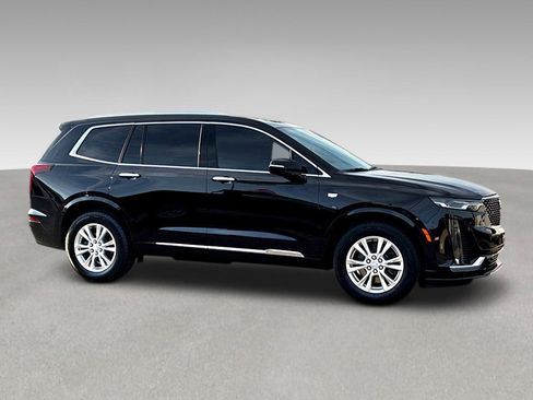 Certified 2024 Cadillac XT6 Luxury image 32