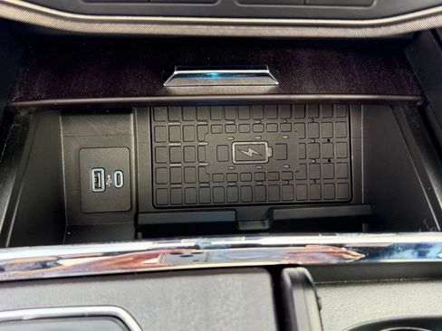 Used 2024 Ford Expedition Platinum RWD image 34