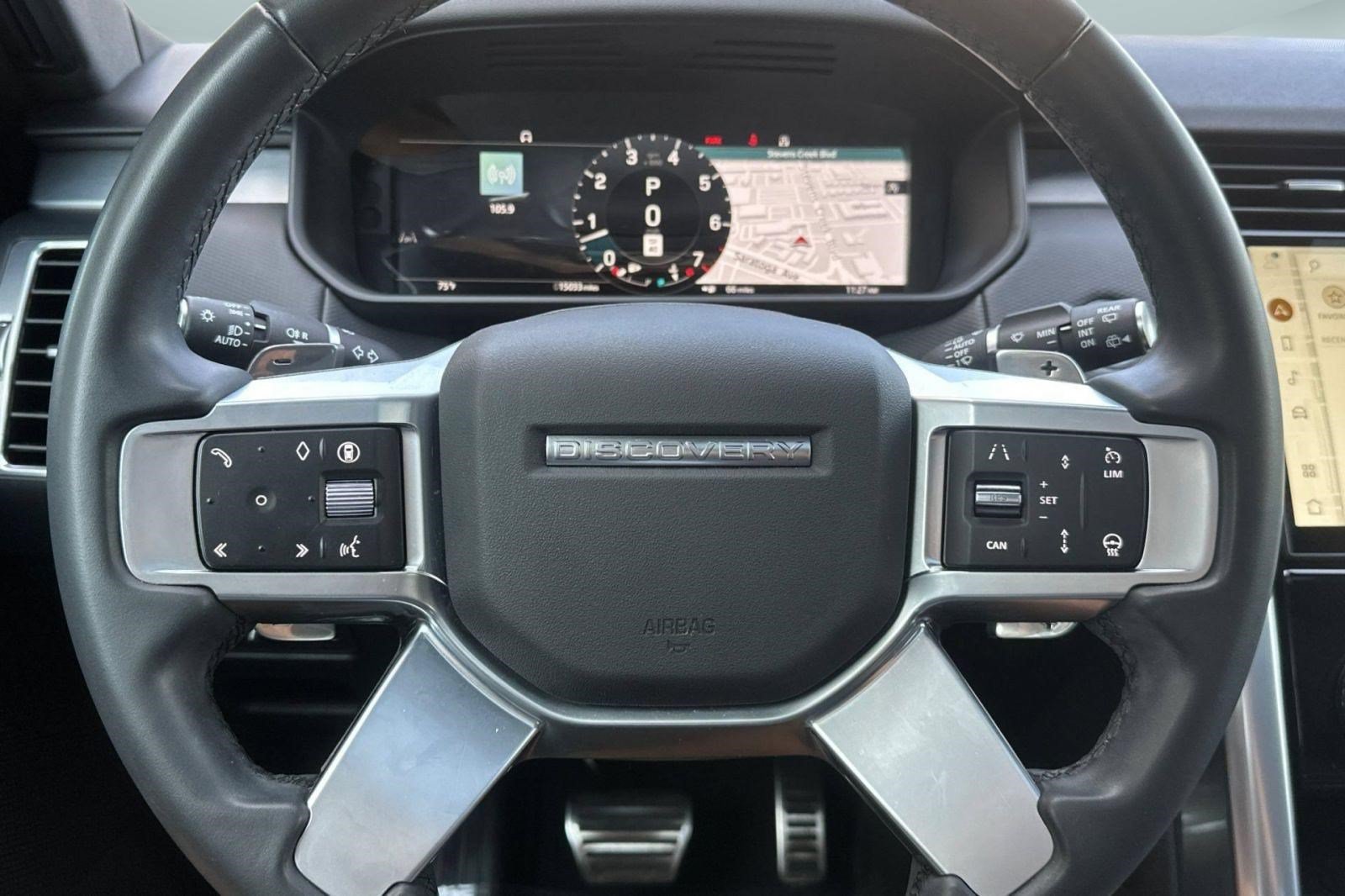 Used 2024 Land Rover Discovery Dynamic SE AWD/4WD image 11