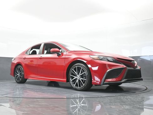 Used 2021 Toyota Camry SE FWD image 59