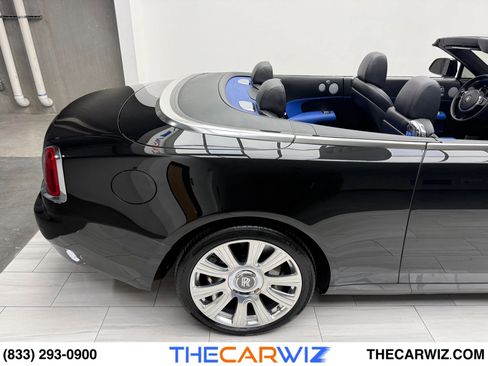 Used 2019 Rolls-Royce Dawn image 23