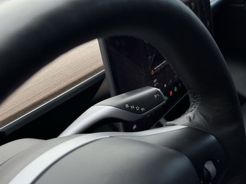 Used 2022 Tesla Model Y Performance image 23