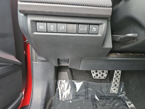 Used 2025 Toyota Camry SE FWD image 25